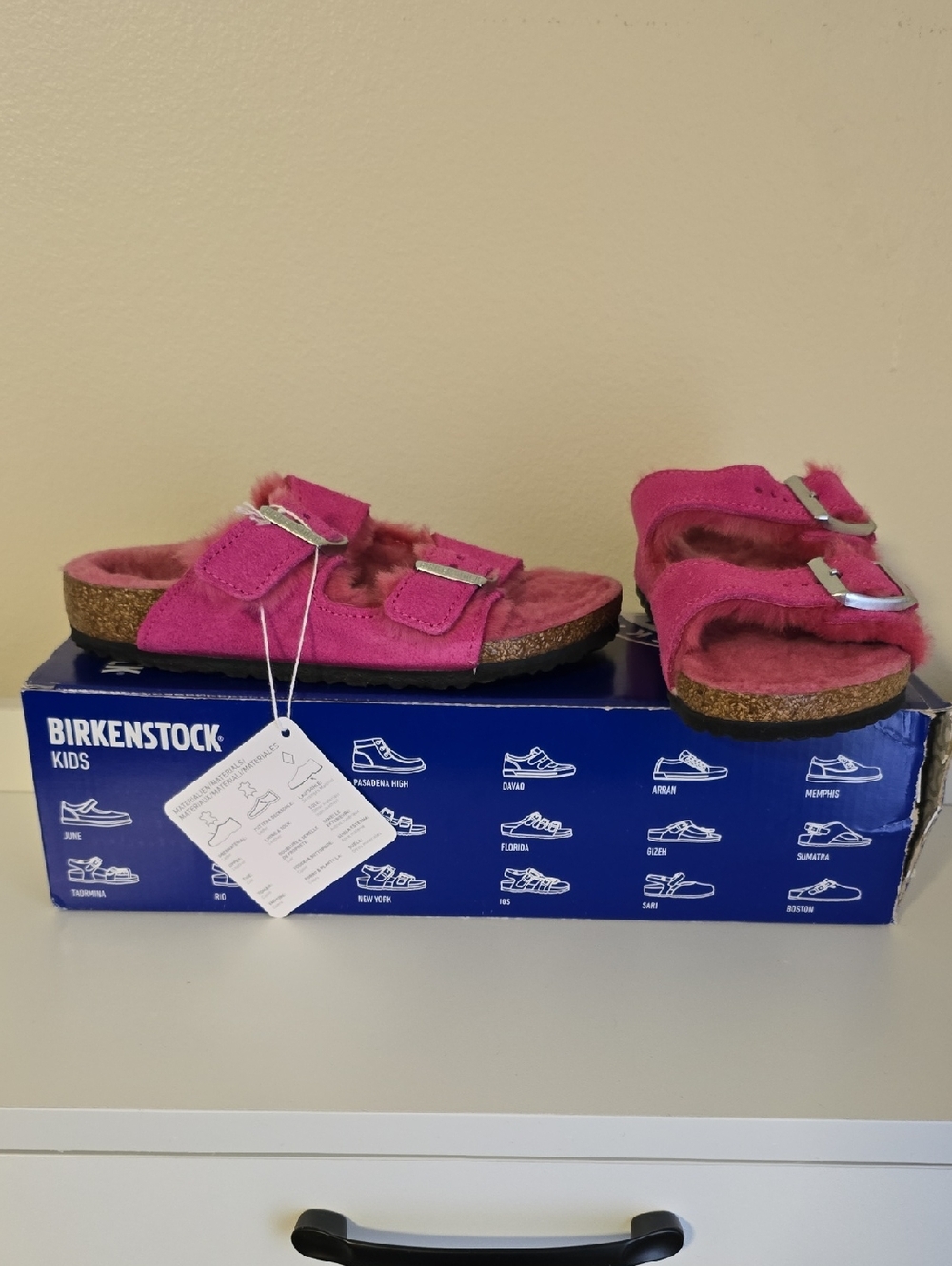NIB Birkenstock Kids Hot Pink Sherling Arizona Sandals Girls Size 12